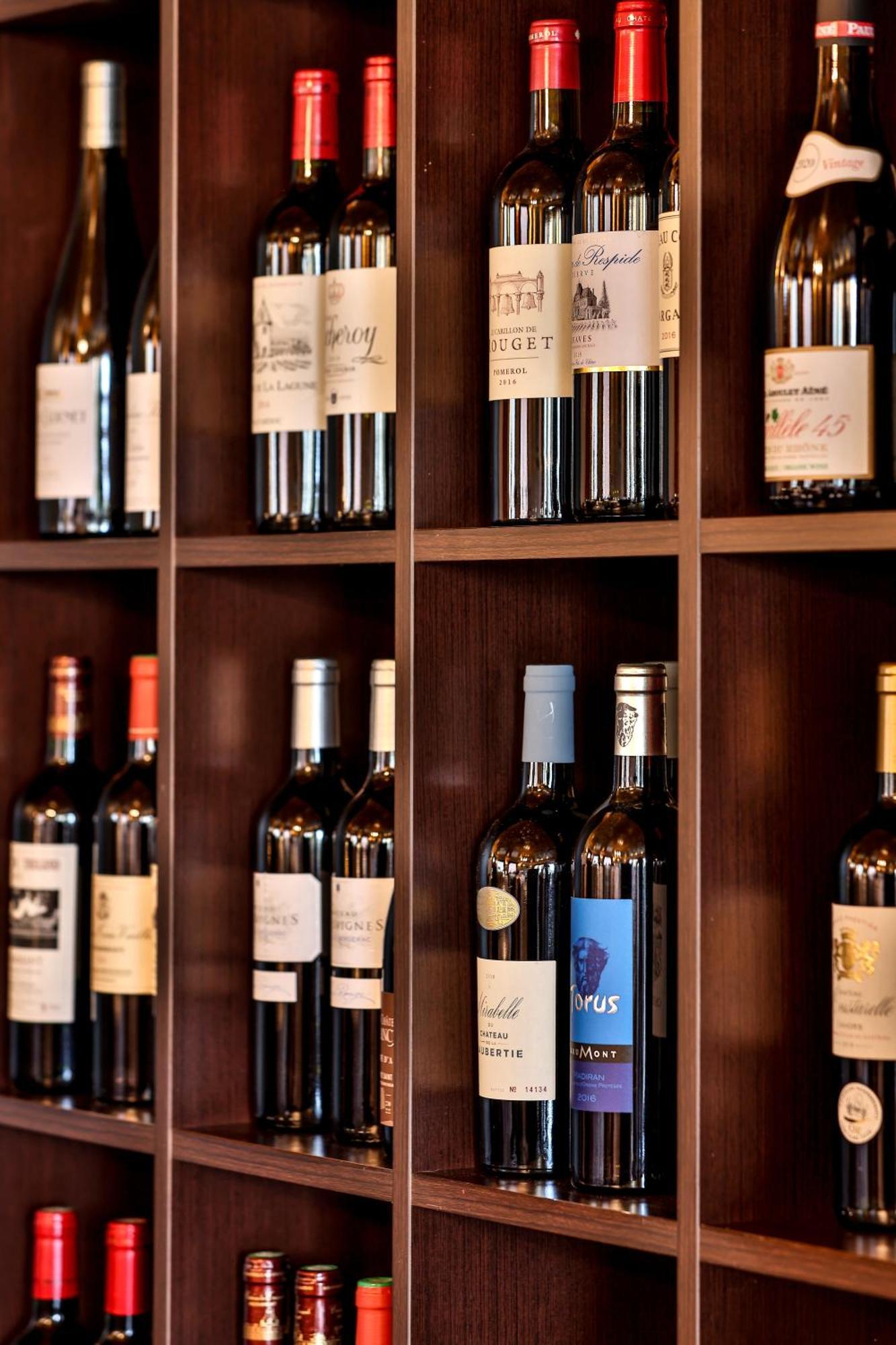 Logis Hotel-Restaurant Les Voyageurs La Coquille Bagian luar foto